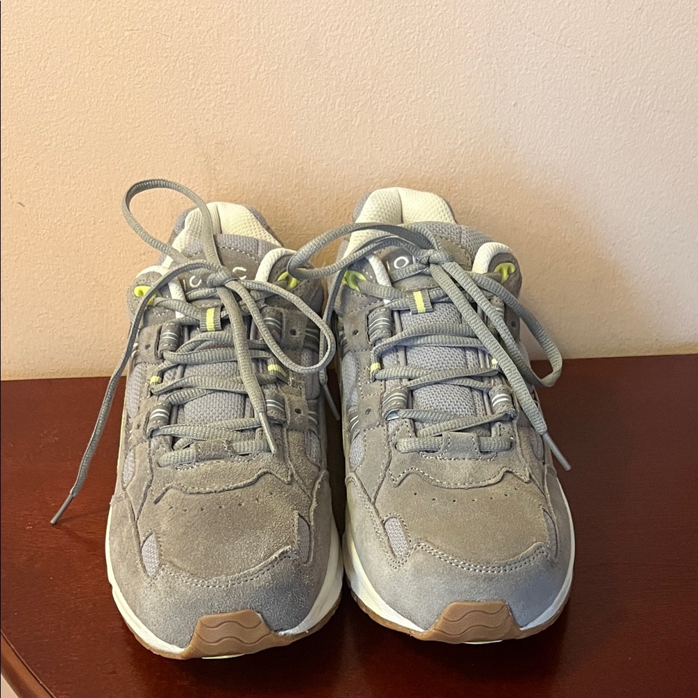 Vionic Walking Sneakers